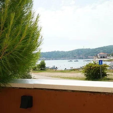 Ella * Tisno